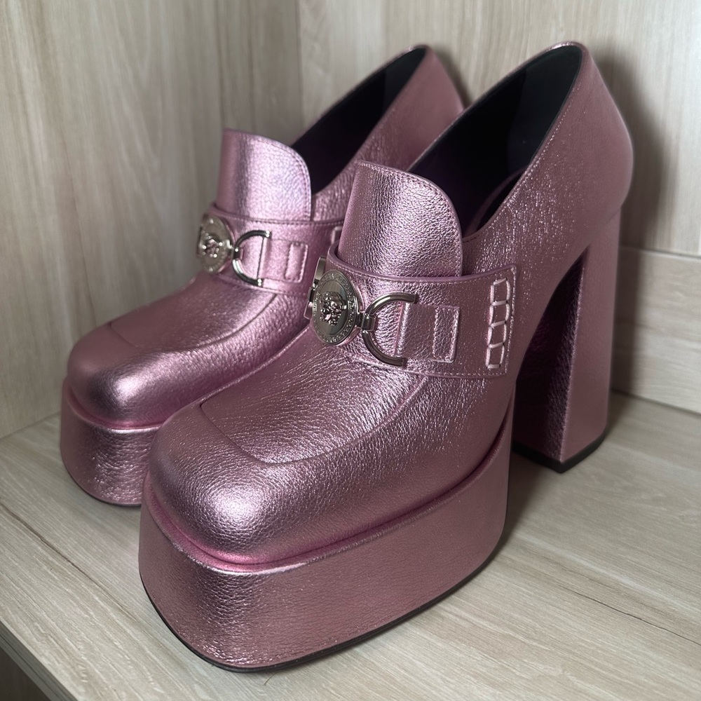 BRAND NEW Authentic!! Versace Pink '95 Medusa Platform Pumps - Picture 3 of 11